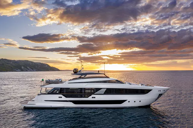 Ferretti Yachts 1000  New